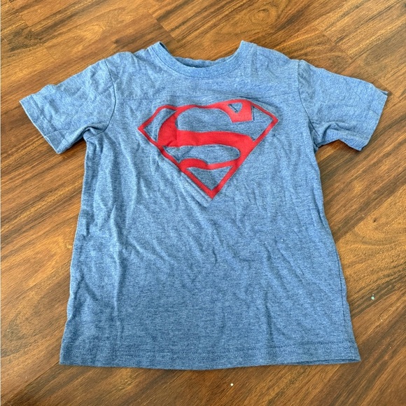 Toddler Boys Classic Superman Logo Blue Short Sleeve Tee Shirt T-Shirt Small 5/6 - Picture 1 of 3